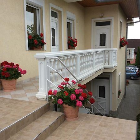 Jozsef Apartments House ザラカロシュ エクステリア 写真