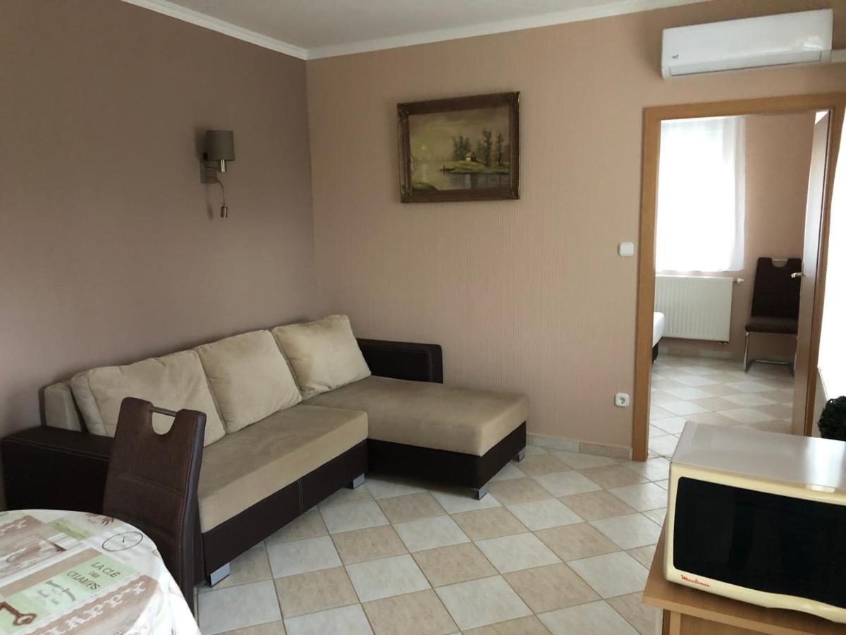Jozsef Apartments House ザラカロシュ エクステリア 写真