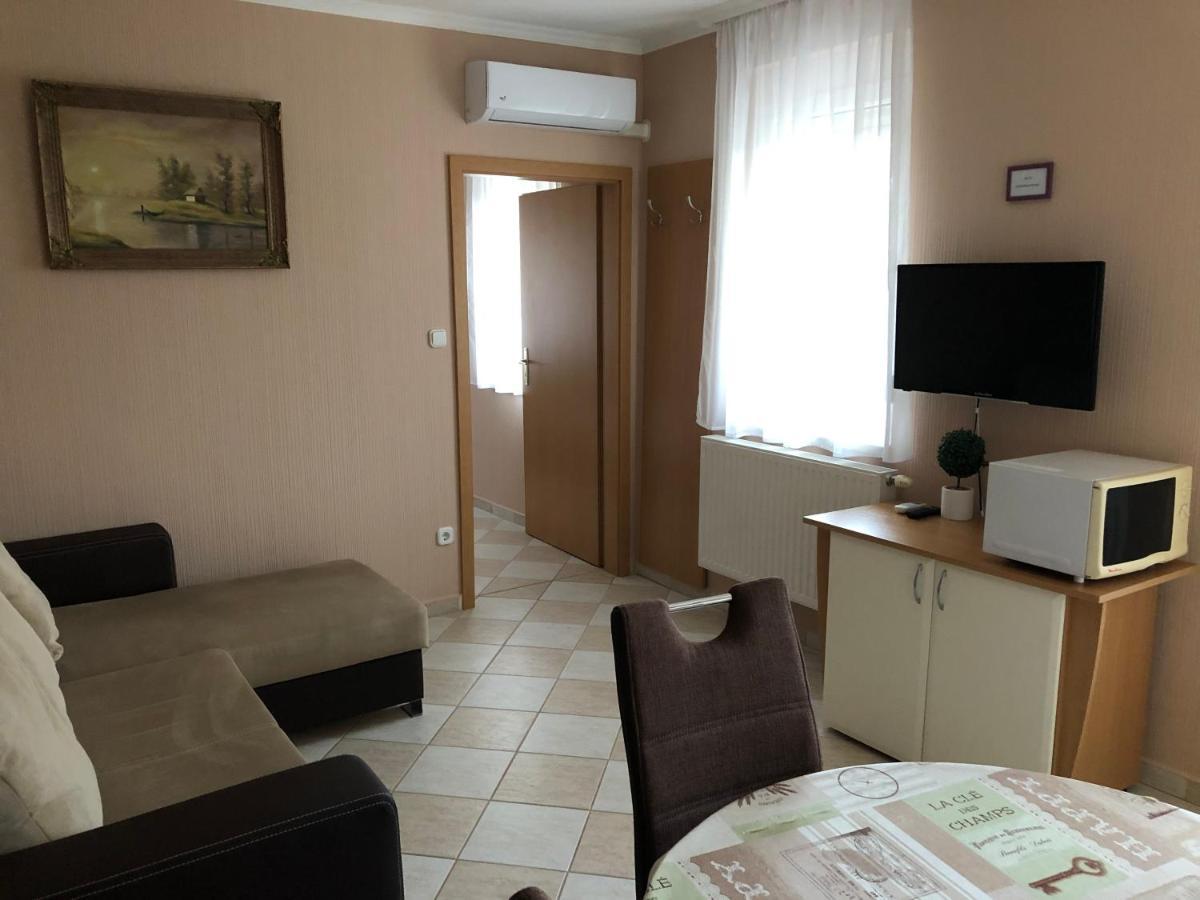 Jozsef Apartments House ザラカロシュ エクステリア 写真