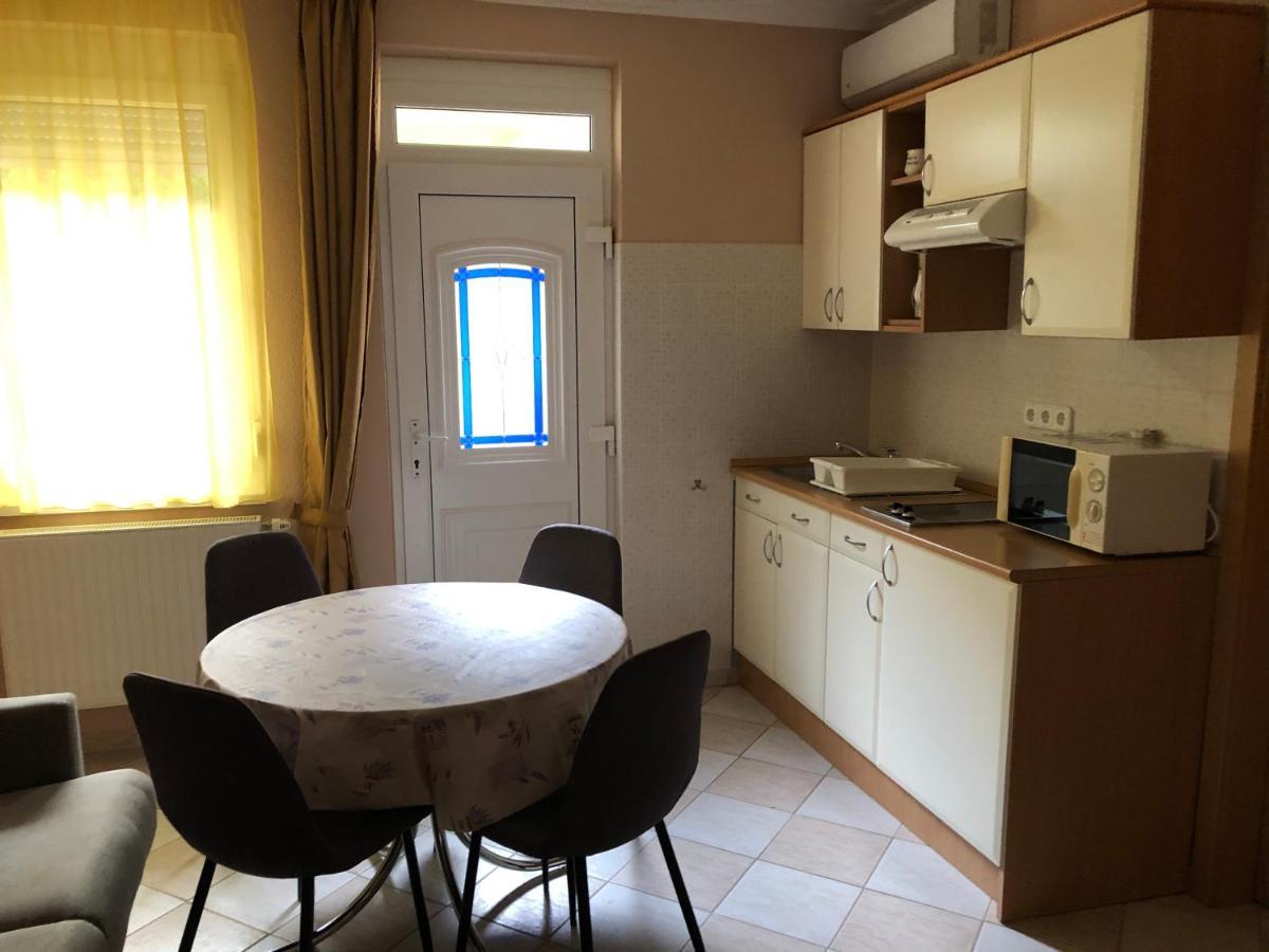 Jozsef Apartments House ザラカロシュ エクステリア 写真