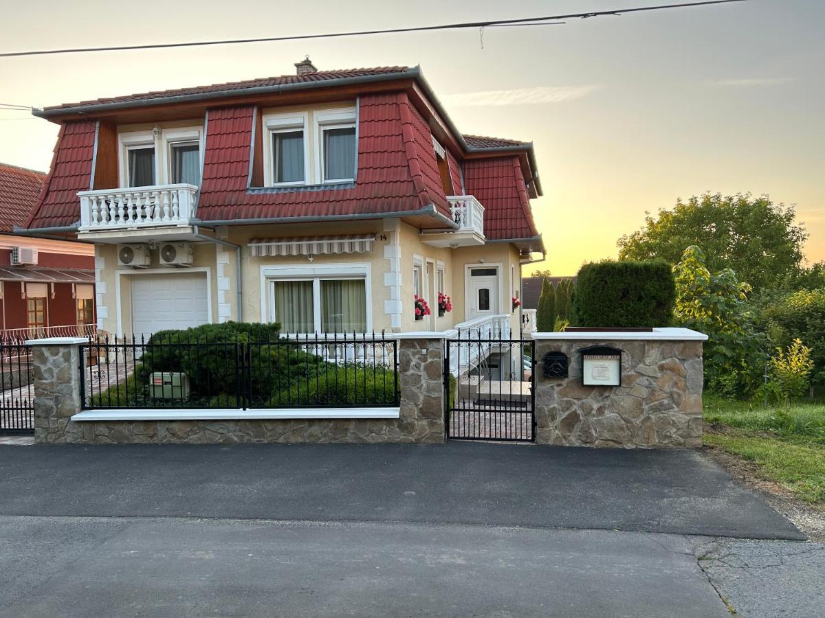 Jozsef Apartments House ザラカロシュ エクステリア 写真