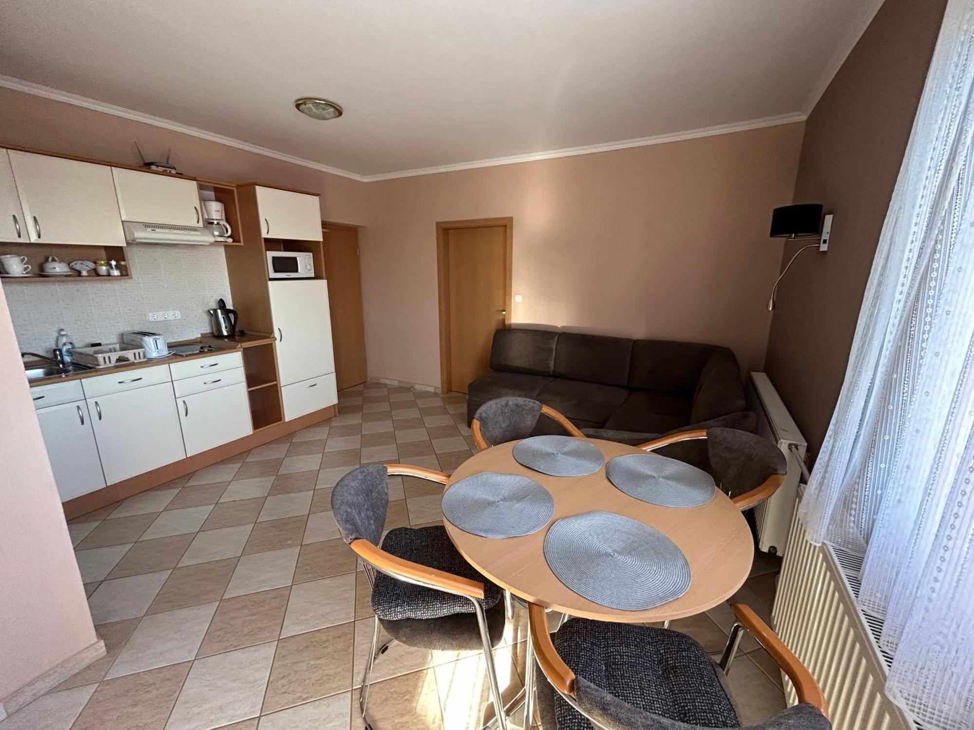 Jozsef Apartments House ザラカロシュ エクステリア 写真