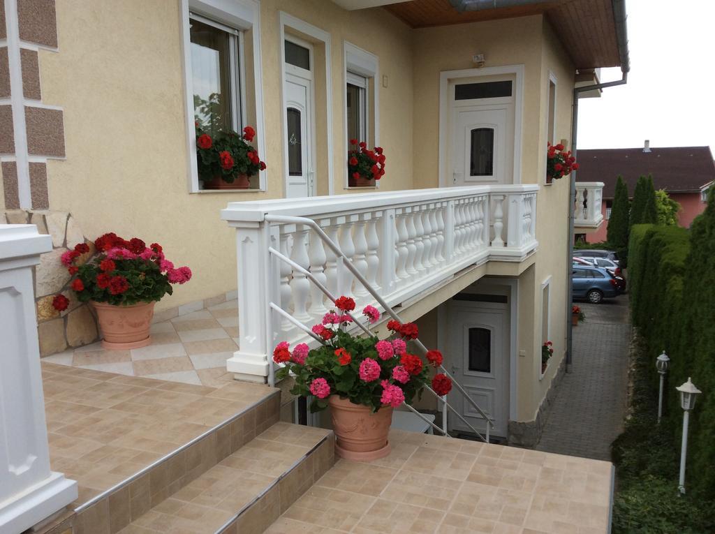 Jozsef Apartments House ザラカロシュ エクステリア 写真