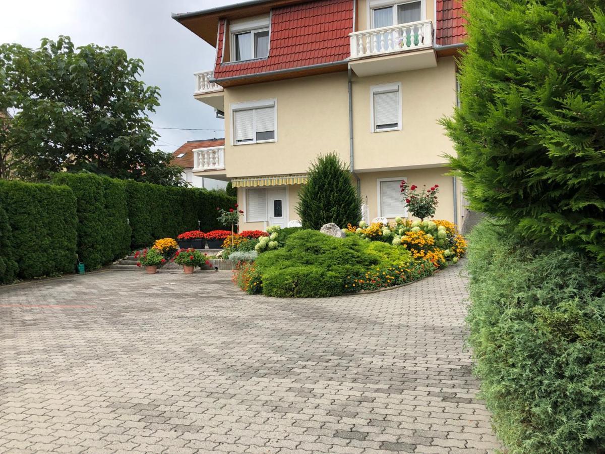 Jozsef Apartments House ザラカロシュ エクステリア 写真