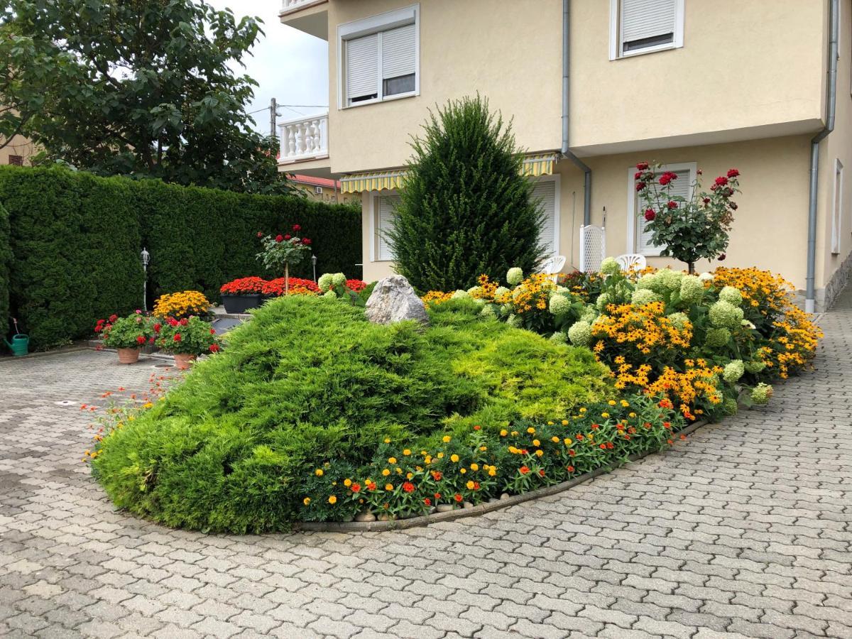 Jozsef Apartments House ザラカロシュ エクステリア 写真
